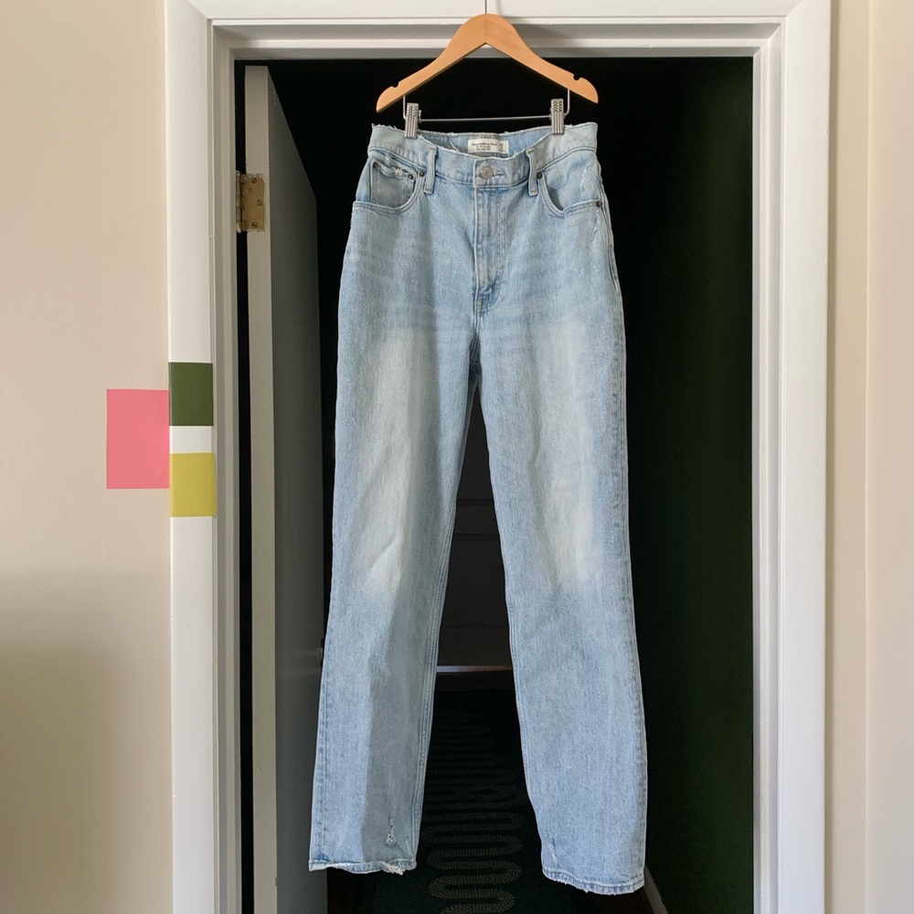 Curve Love 90s Ultra High Rise Straight Jeans light wash Abercrombie size 6